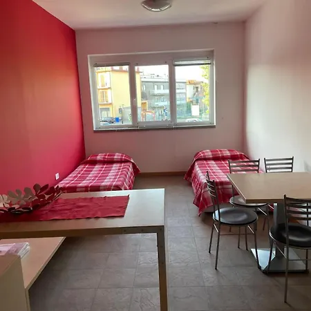 Red House - By Borgolago *