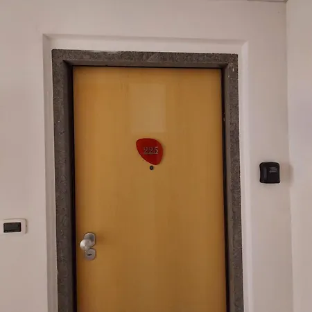 Red House - Borgo * Marta