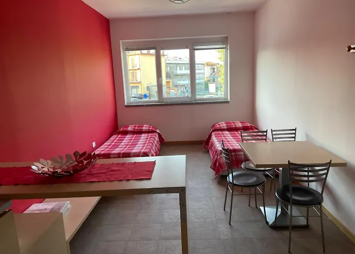 Red House - By Borgolago *